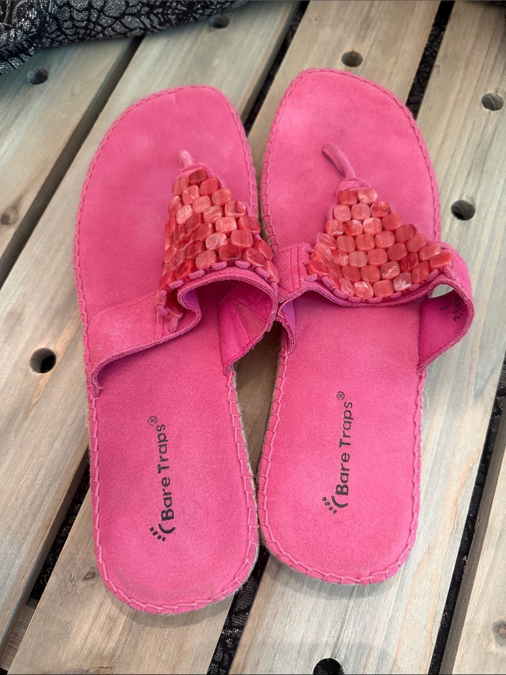 EUC Bare Traps pink fushia size 11 Kaput thong sandals stone detail